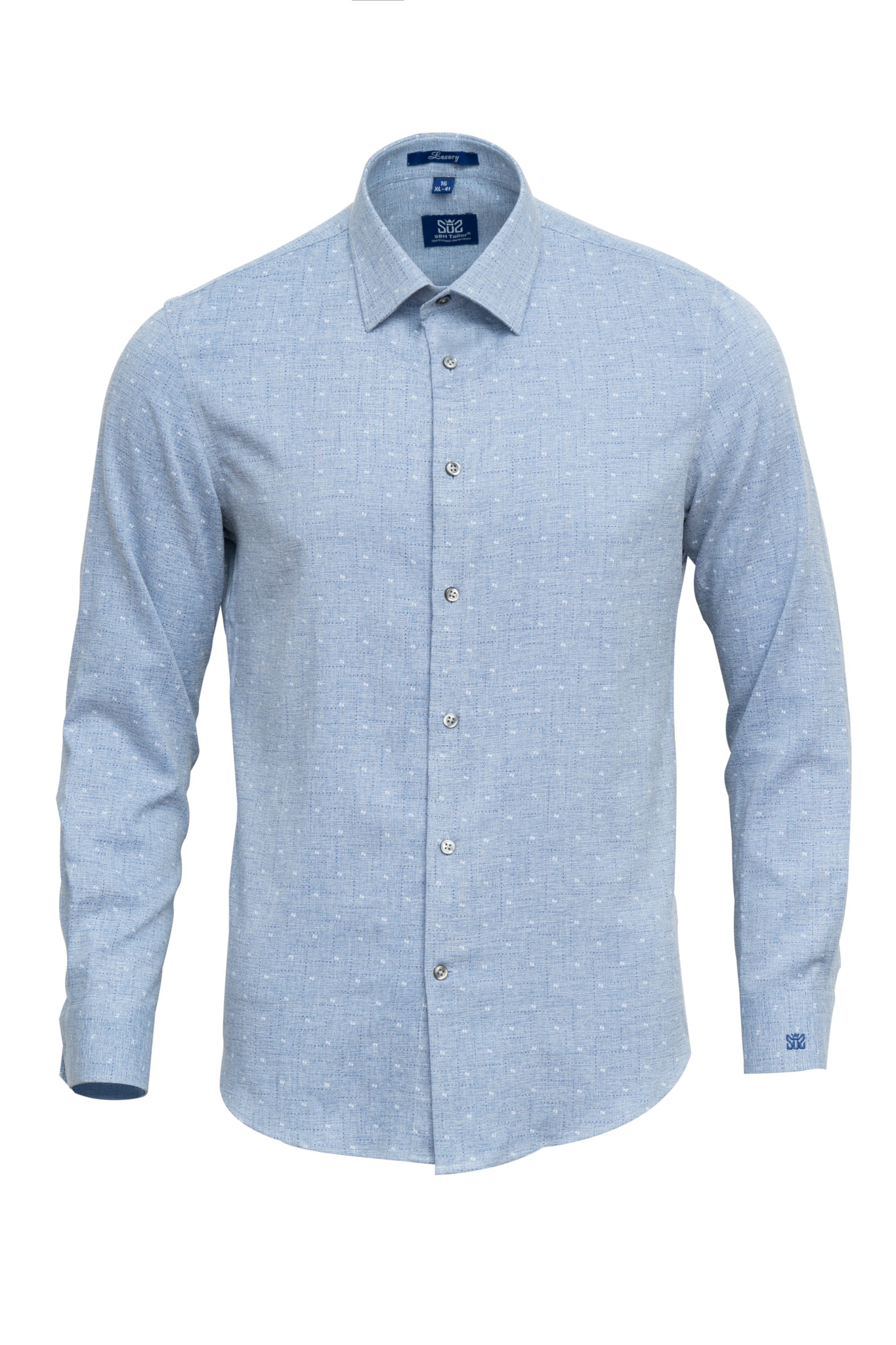 Áo sơ mi nam SBH Tailor màu xanh nhạt, chụp phẳng thấy rõ dáng form chuẩn